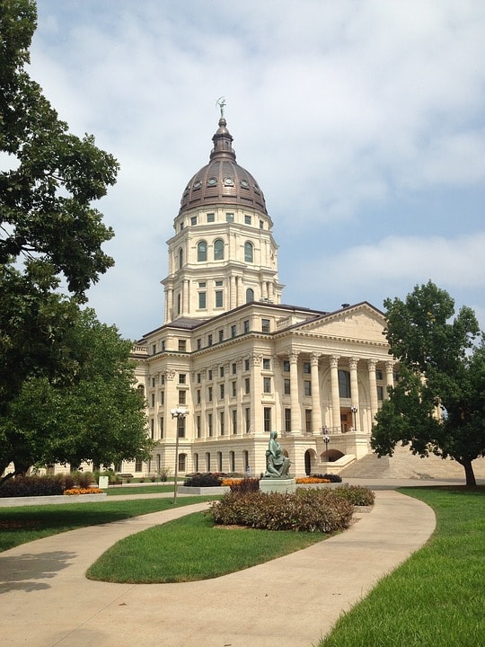 day trip, topeka's 10th street, kansas, capitol, zoo, freddy's burgers, dining, travel, tourist, museum, history