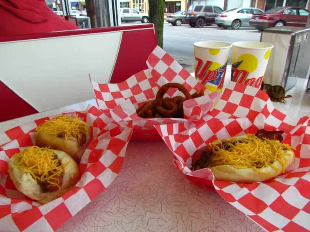 hoy dogs - chili dogs - onion rings - restaurants