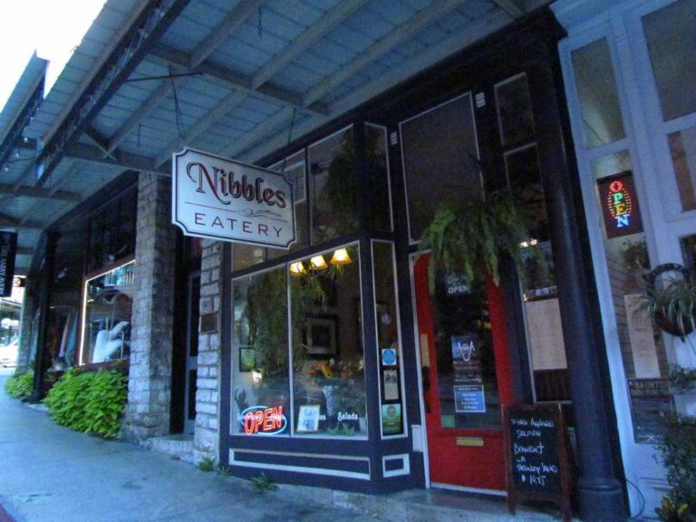 Nibbles Eatery Delivers Big Flavor In A Small Space Our Changing Life