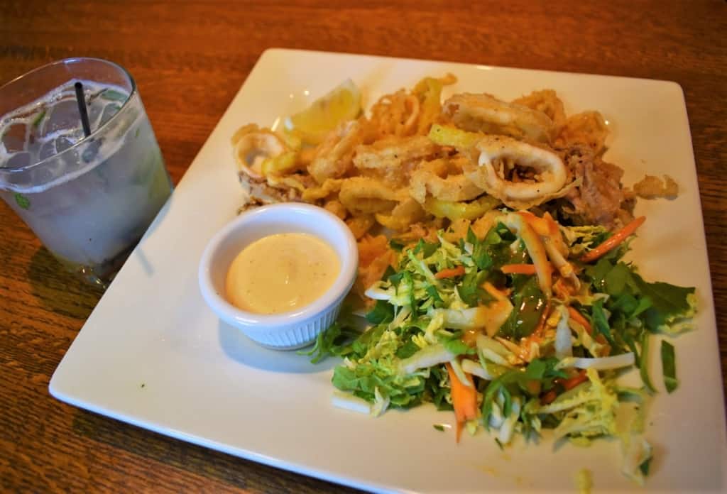 Crispy calamari is a great starter for a successful happy Hour. 
