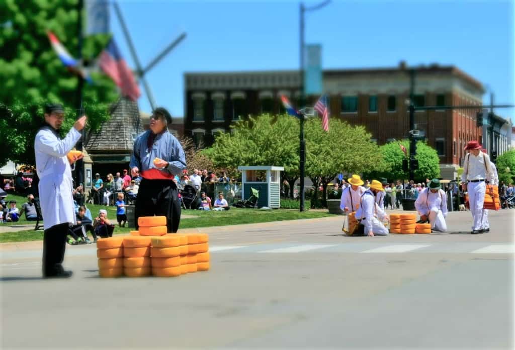 At the Tulip Time Festival we watched the demonstration of the Dutch cheese market. 